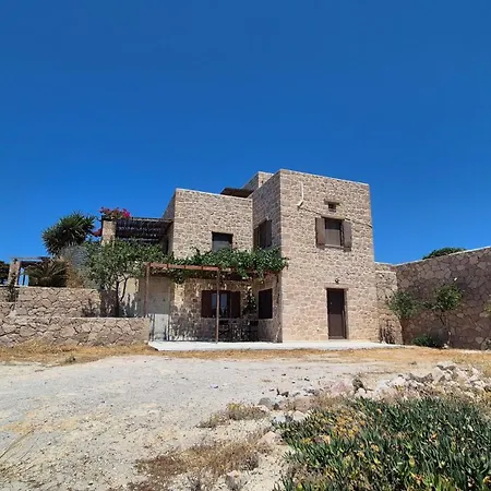 Milos Petra Di Mare * Adamantas (Milos)
